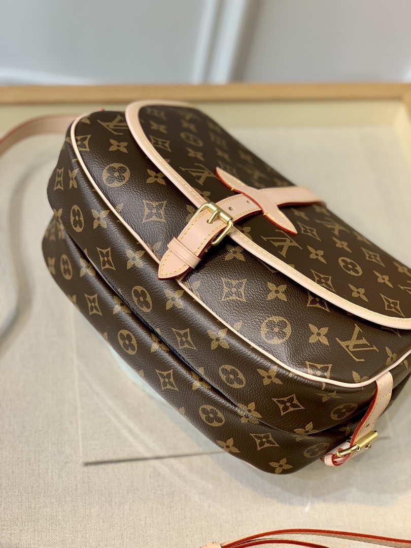 LV M40710 Louis Vuitton Saumur Messenger Monogram Bag