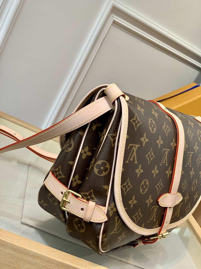 LV M40710 Louis Vuitton Saumur Messenger Monogram Bag