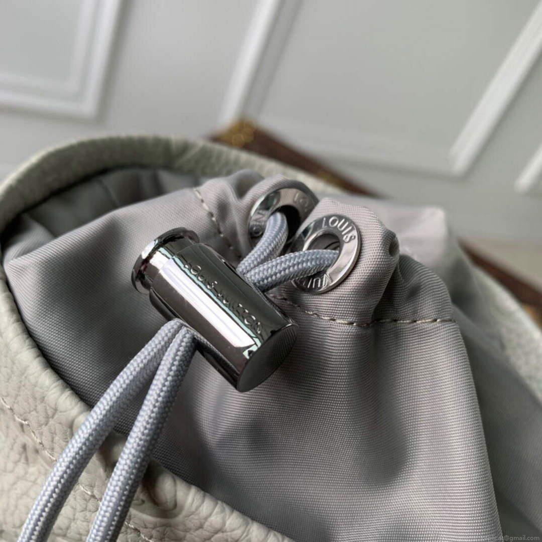 LV M81572 Louis Vuitton Chalk Pouch Bag White