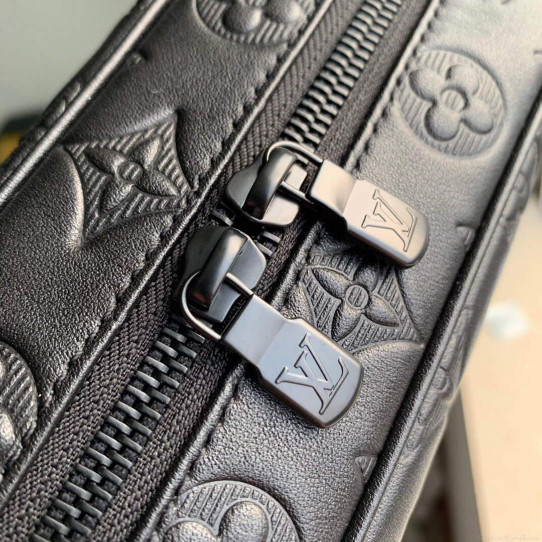 LV M68589 Louis Vuitton Trousse Toilette GM Bag Black