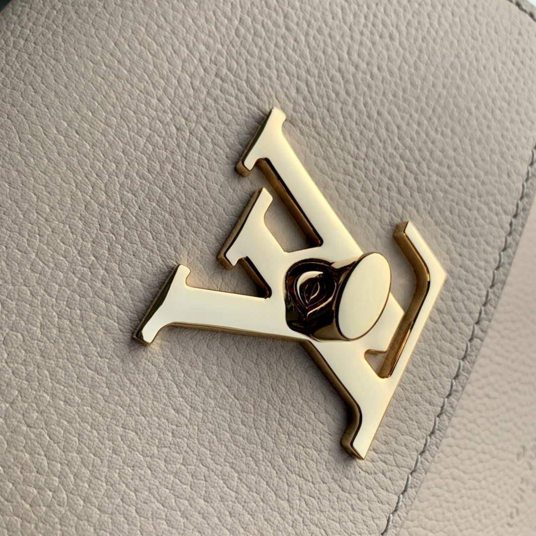 LV M21052 Louis Vuitton Lockme Ever Mini Handbag Greige