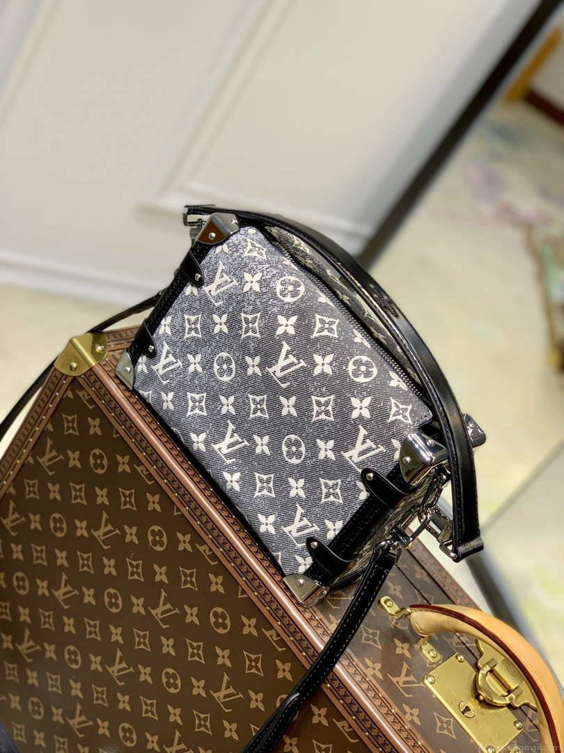LV M21460 Louis Vuitton Side Trunk Bag
