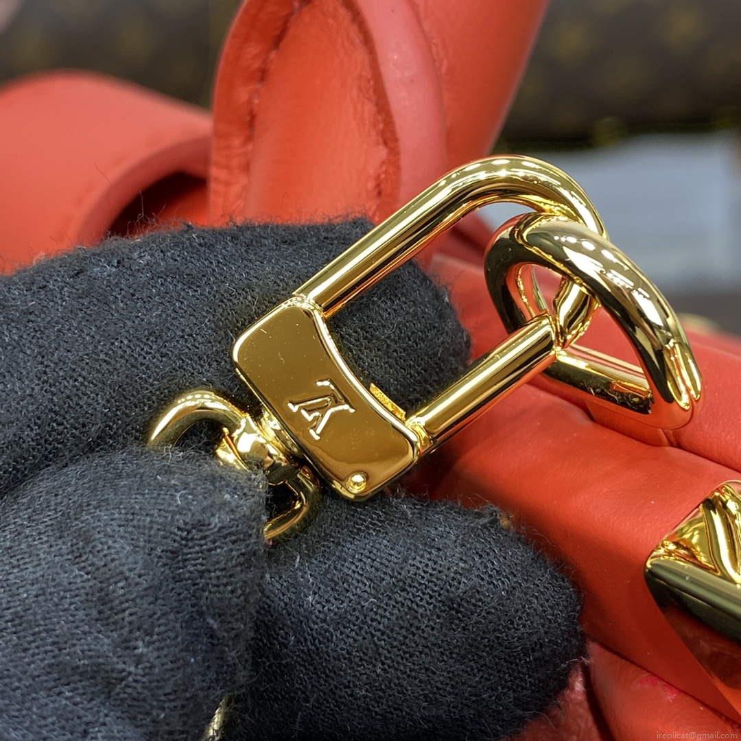 LV M22327 Louis Vuitton Monogram Clutch Red