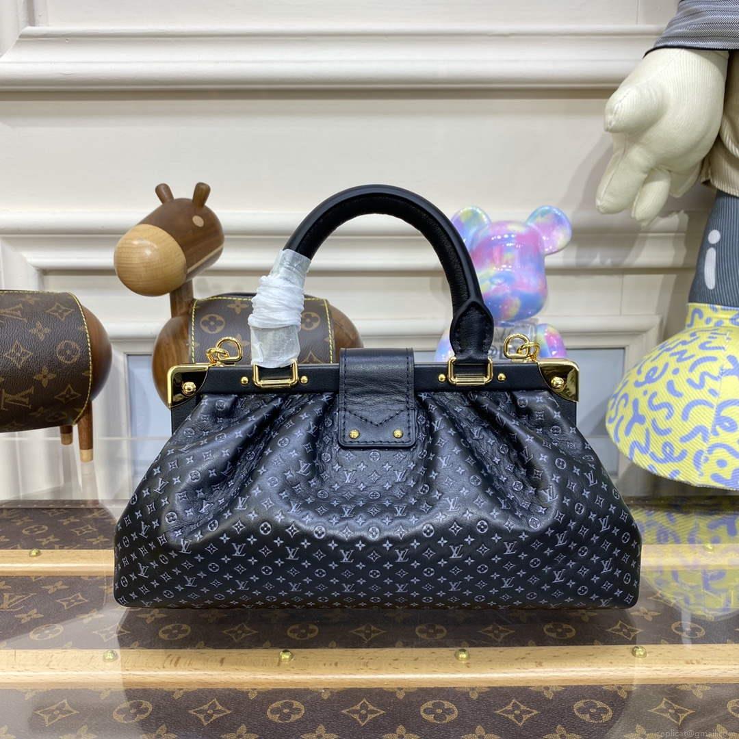 LV M22326 Louis Vuitton Monogram Clutch Black
