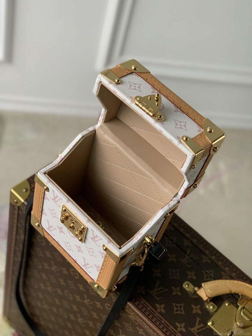 LV M10079 Louis Vuitton Camera Box Handbag White