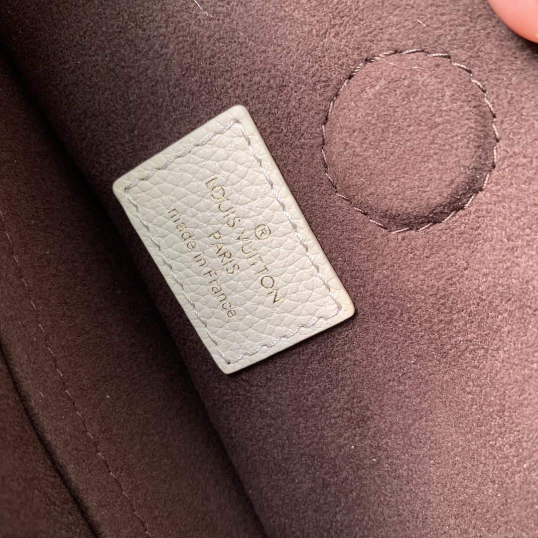 LV M46508 Louis Vuitton Vendôme MM Bag White