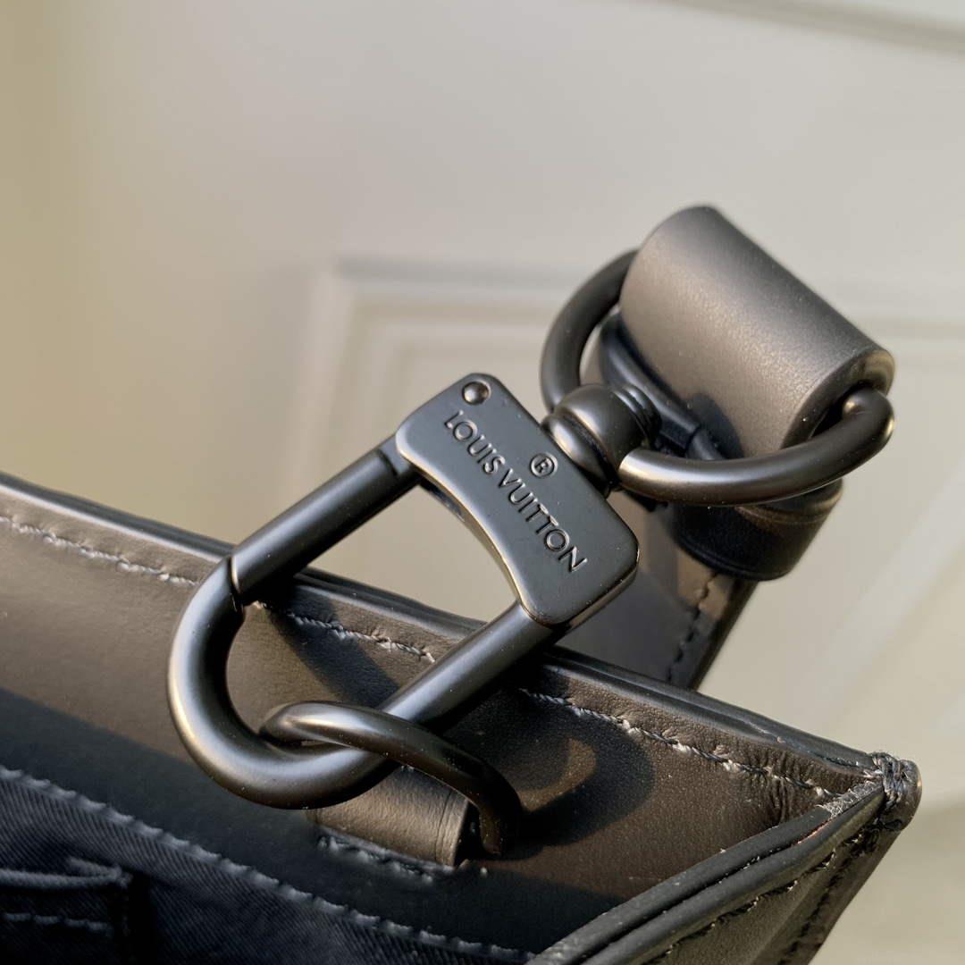 LV M21866 Louis Vuitton Sac Plat NV Bag Black