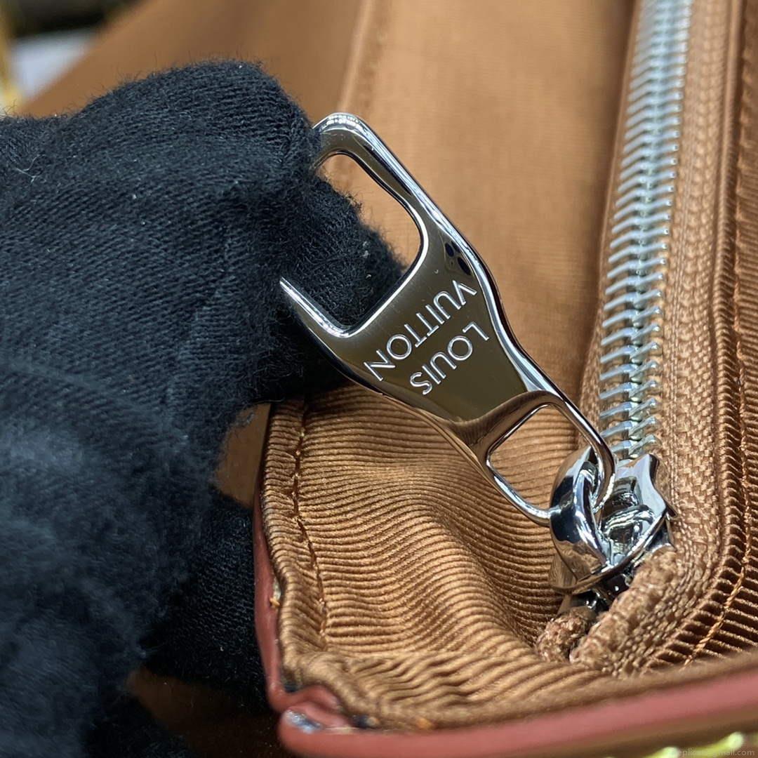 LV M23097 Louis Vuitton Montsouris Messenger Bag Cognac