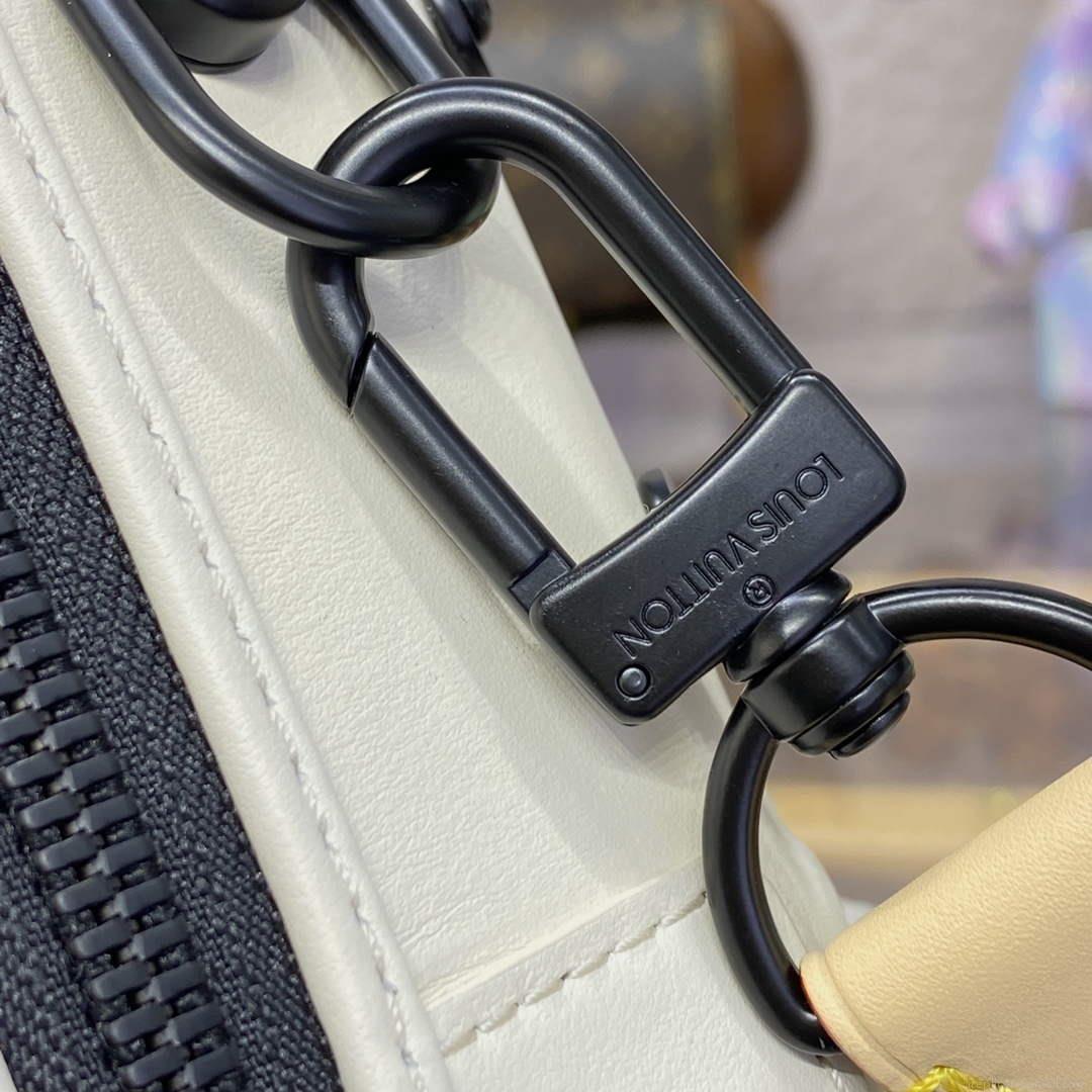 LV M21950 Louis Vuitton Future Trunk Bag White