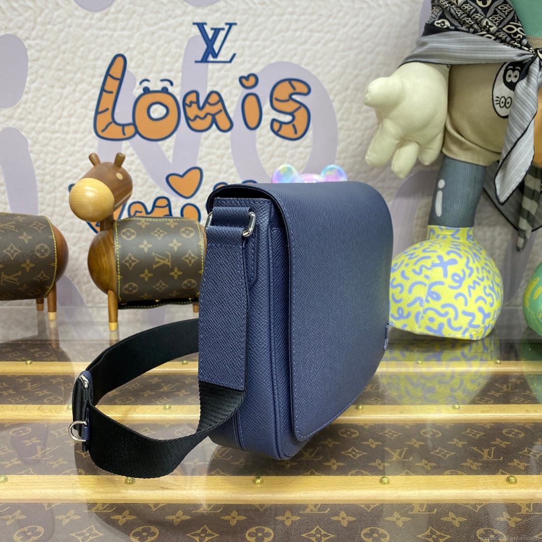 LV M30969 Louis Vuitton District PM Messenger Bag Taiga Midnight Blue