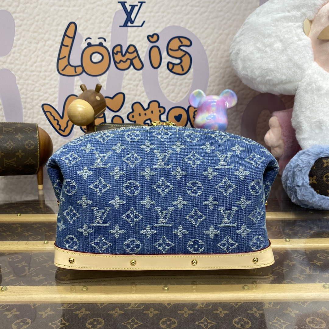 LV M24317 Louis Vuitton Pochette Cosmétique GM Blue