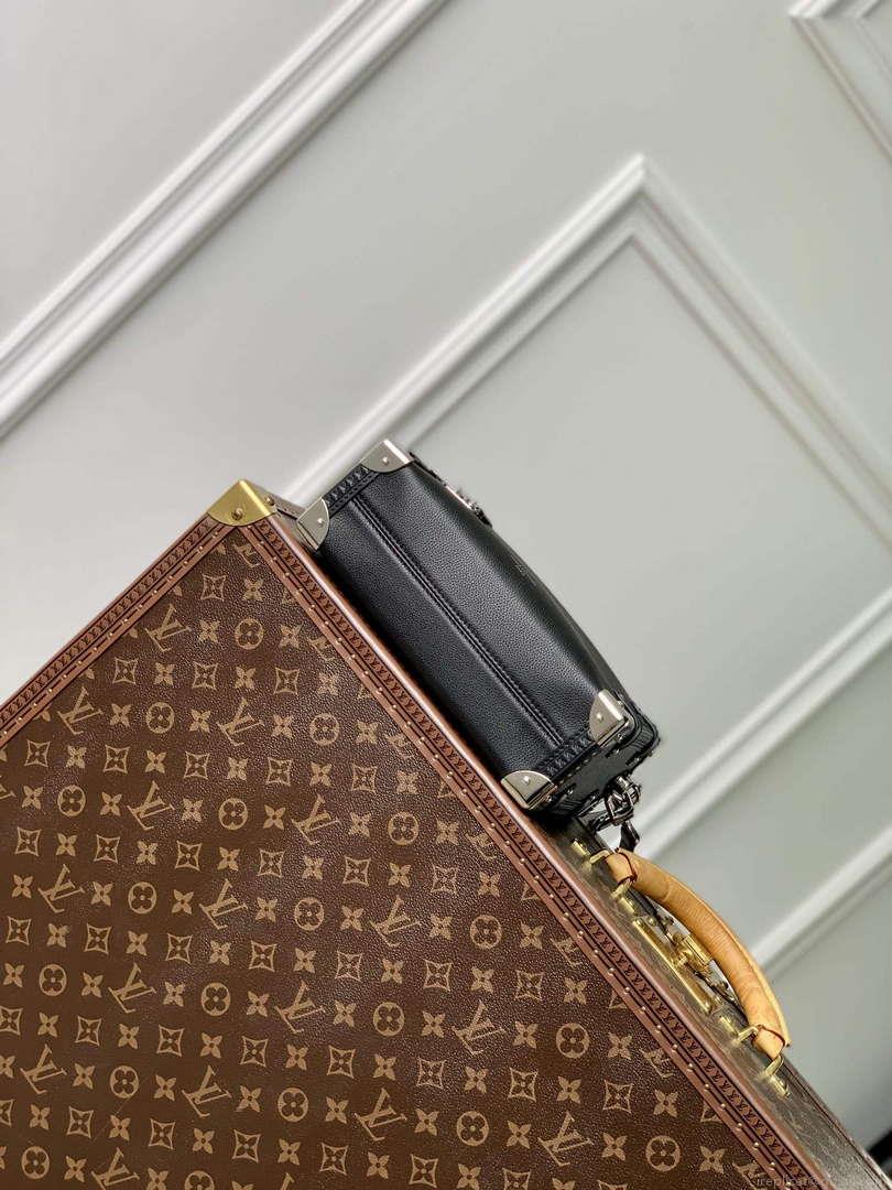 LV M25160 Louis Vuitton Side Trunk MM Handbag Black