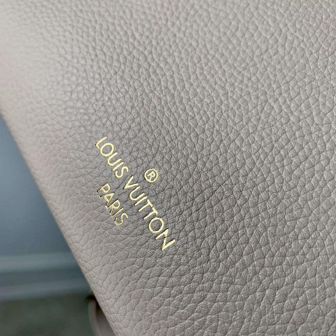 LV M23637 Louis Vuitton Lock & Go Handbag Quartz