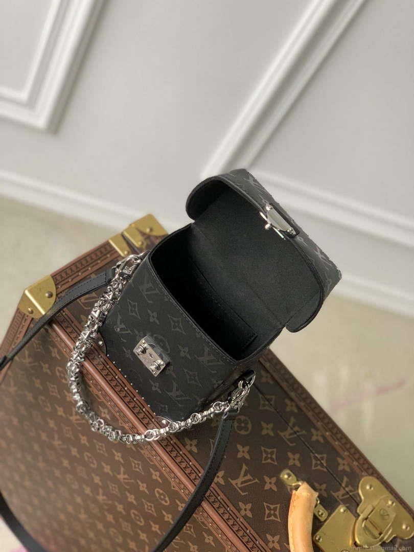LV M11269 Louis Vuitton Camera Box Handbag Black