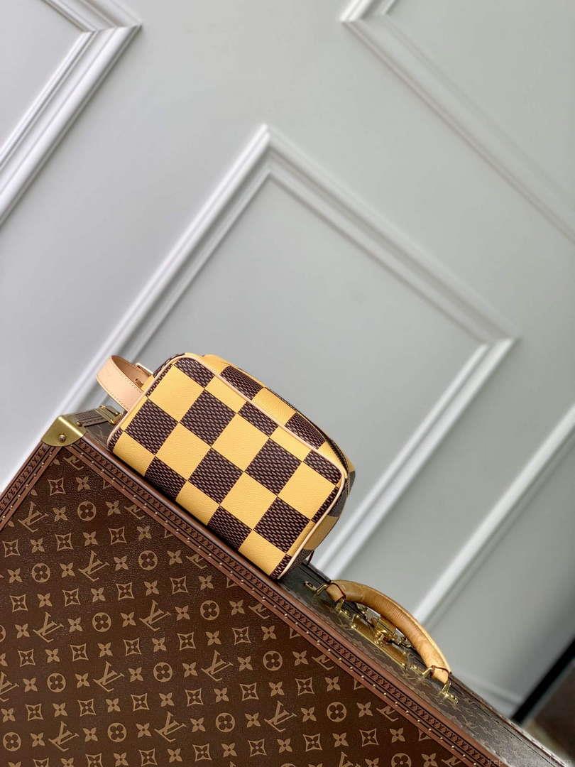 LV N40567 Louis Vuitton Locker Dopp Kit Bag Yellow Damier Other