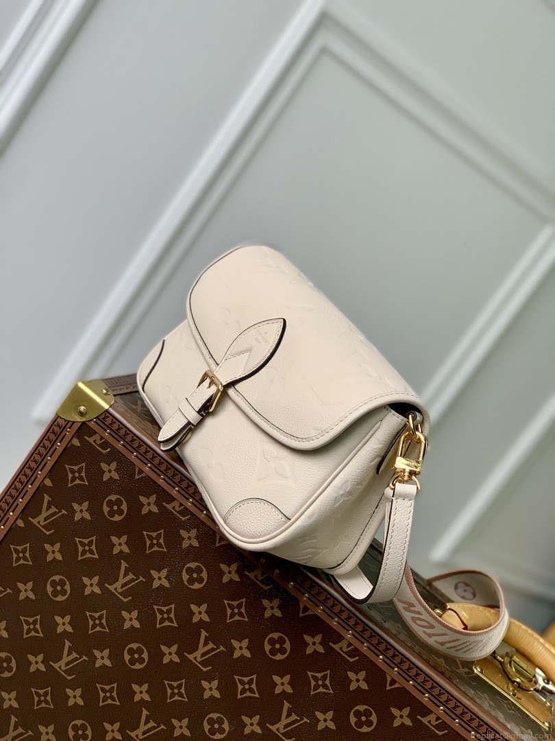 LV M46388 Louis Vuitton Diane Monogram Empreinte Leather White