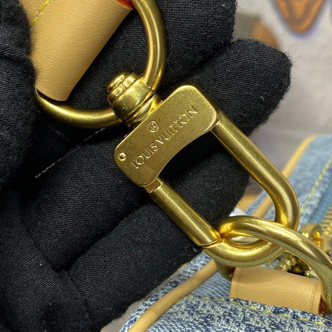 LV N40706 Louis Vuitton Chess Messenger Bag Blue