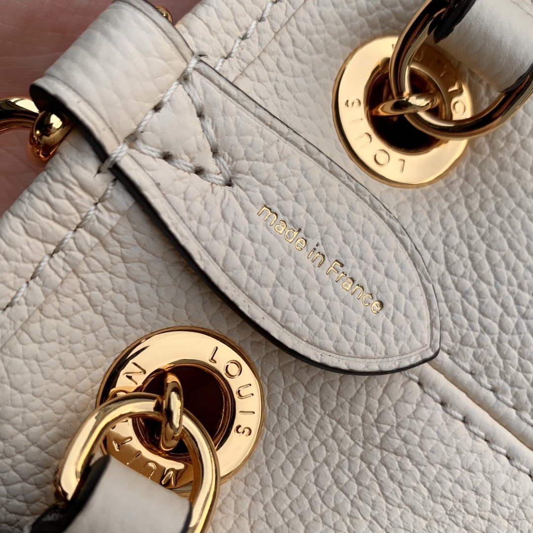 LV M47209 Louis Vuitton LV Bundle Bag Monogram Empreinte Leather Off-white