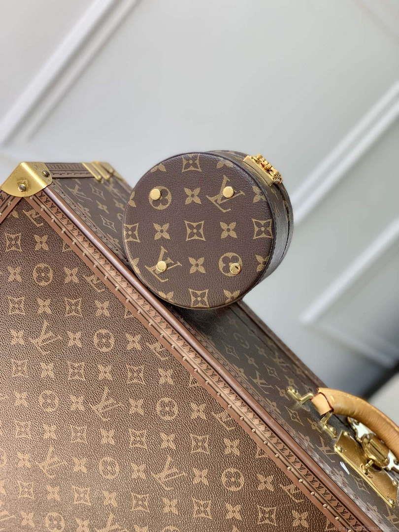 LV M46933 Louis Vuitton Scott Bag Monogram