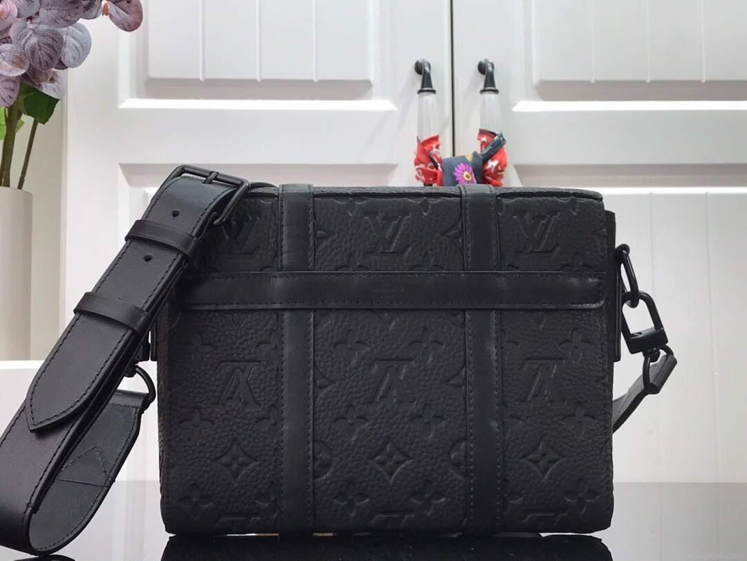 LV M57726 Louis Vuitton Trunk Messenger PM Taurillon Monogram Bag Black