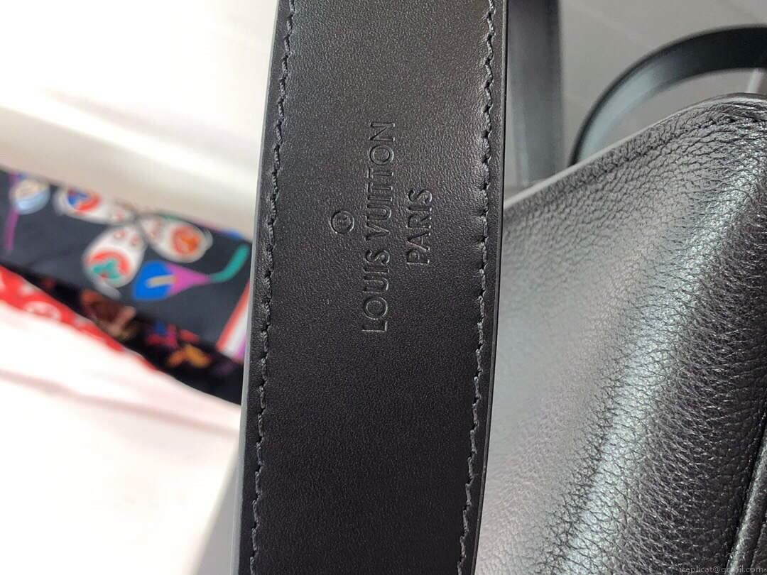 LV M57728 Louis Vuitton On My Side Tote Bag Black