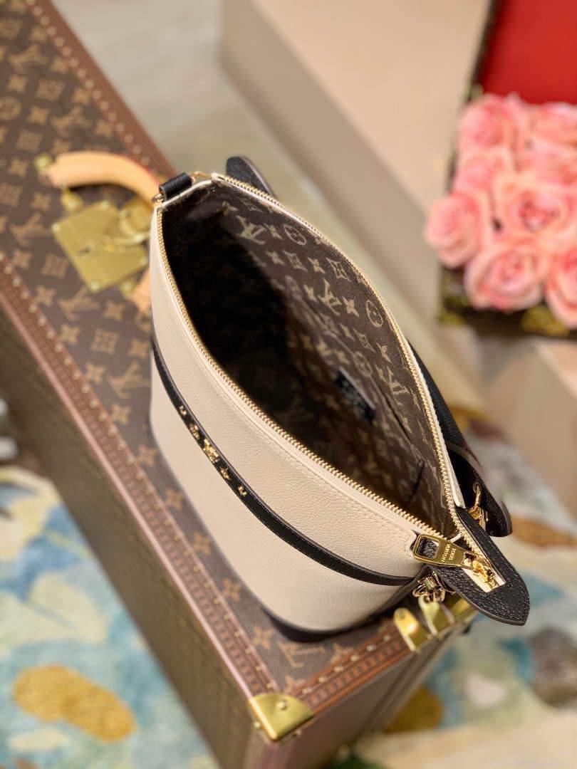 LV M57813 Louis Vuitton Cruiser PM M57934 Bag Black White
