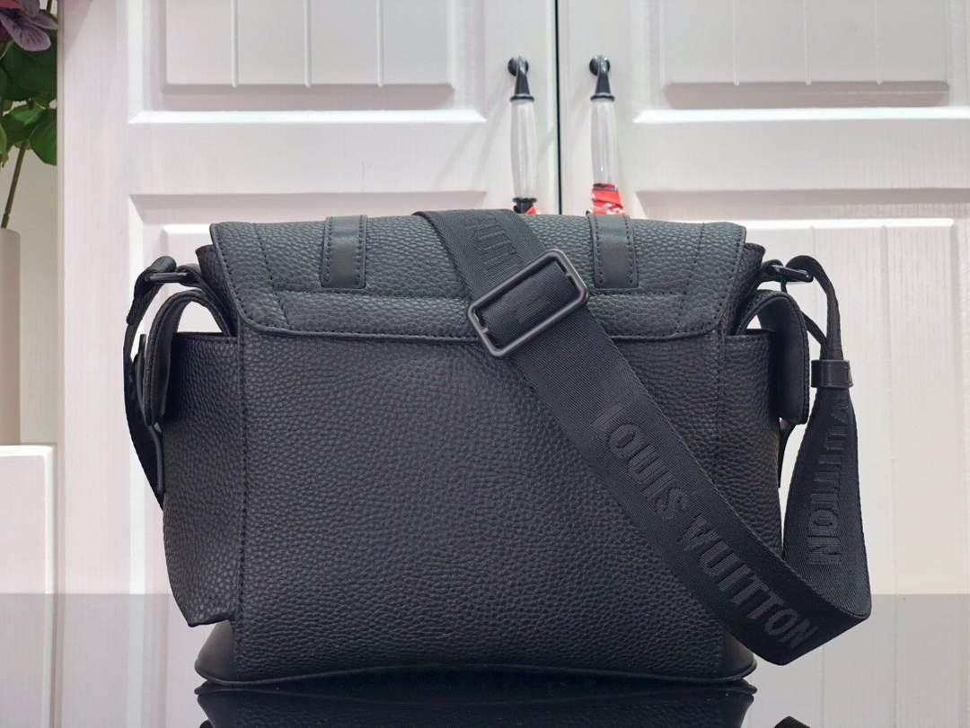 LV M58476 Louis Vuitton Christopher Messenger Bag Black M58475