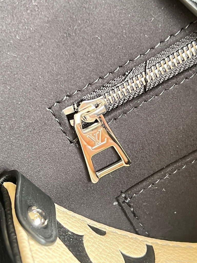 Louis Vuitton M46016 LV M46015 Onthego MM Monogram Crame