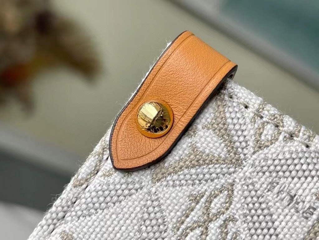 Louis Vuitton M59614 LV M46015 Onthego MM Monogram White