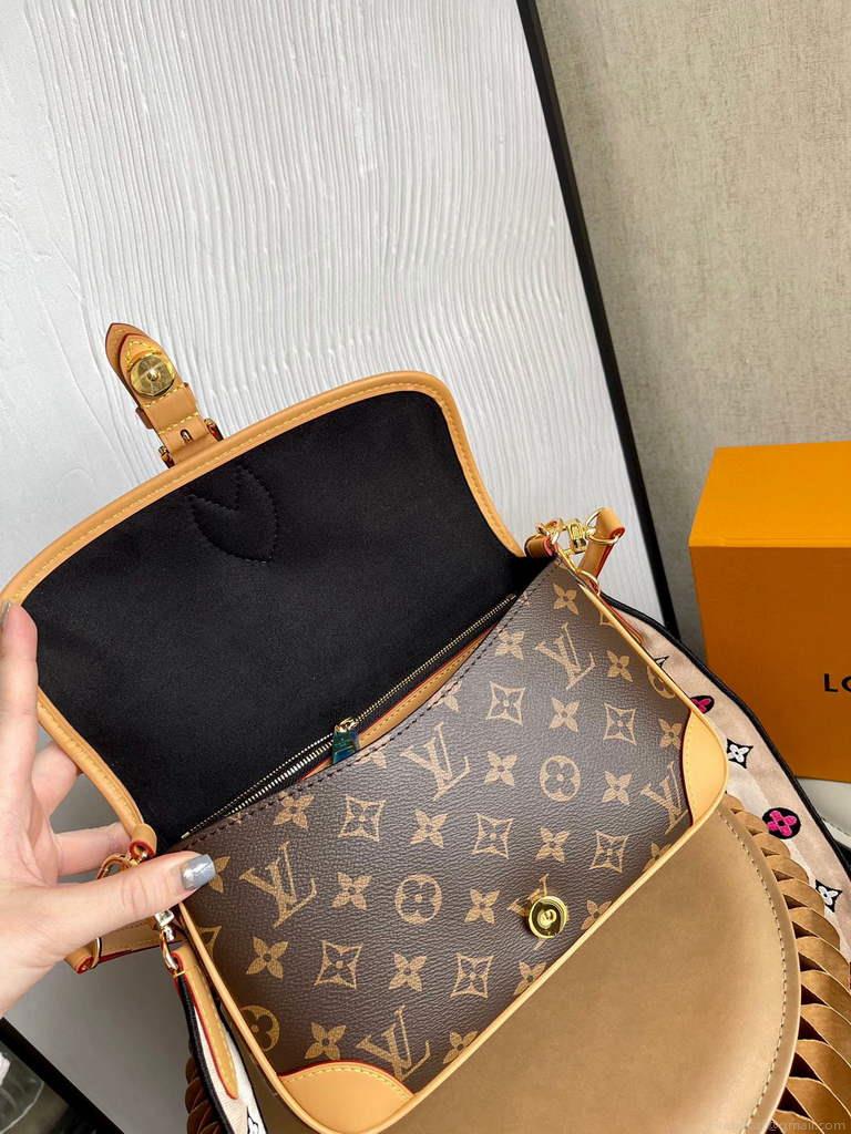 Louis Vuitton LV M45985 Diane Monogram Crossbody bag
