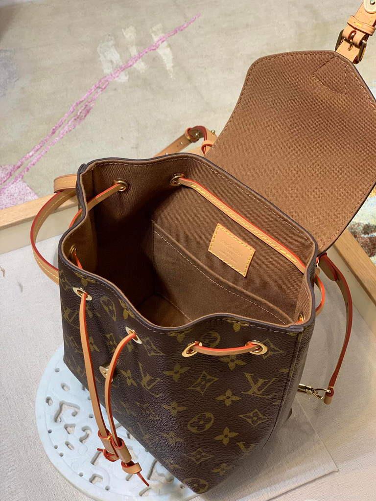 Louis Vuitton M45502 LV M45516 Montsouris BB monogram