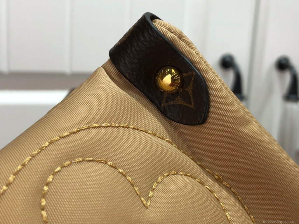 Louis Vuitton M59007 LV M59005 Onthego GM Bag Beige