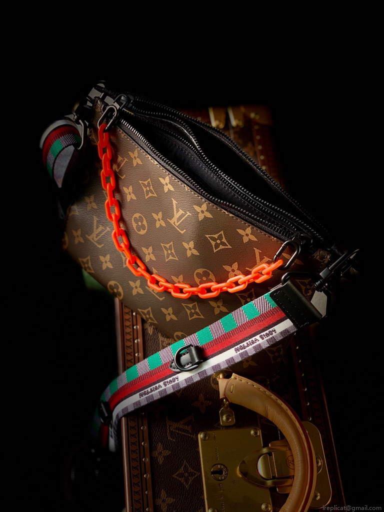 LV M59681 Louis Vuitton In The Loop Trio Pouch Monogram