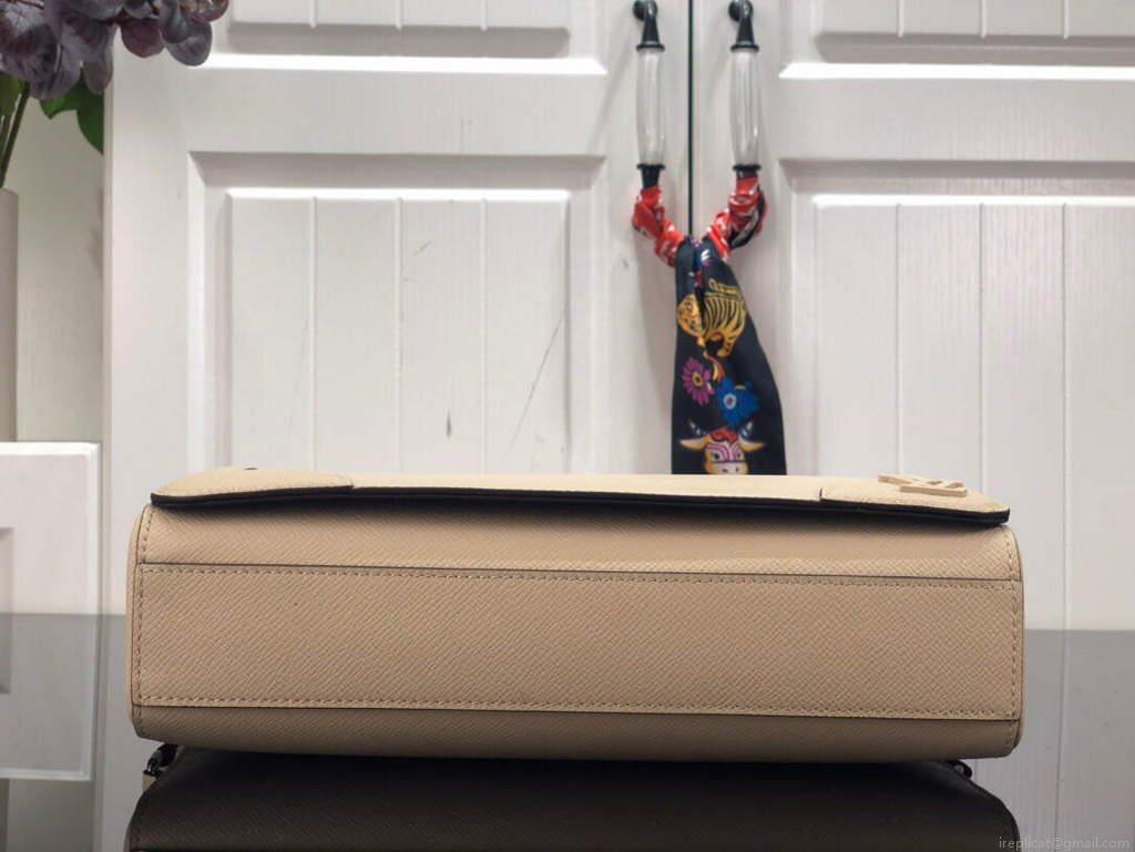 LV M30813 Louis Vuitton New Flap Messenger Beige