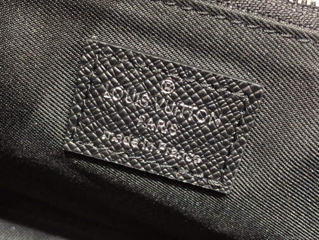 LV M30807 Louis Vuitton New Flap Messenger Black