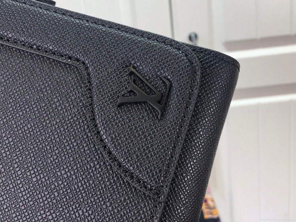 LV M30807 Louis Vuitton New Flap Messenger Black
