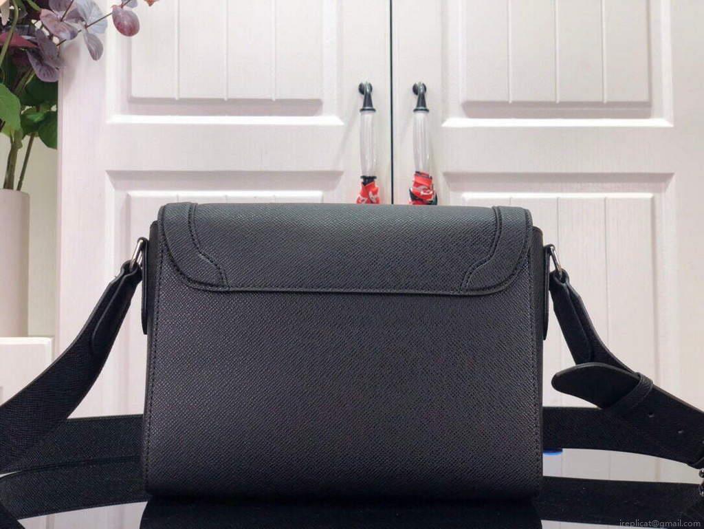 LV M30807 Louis Vuitton New Flap Messenger Black
