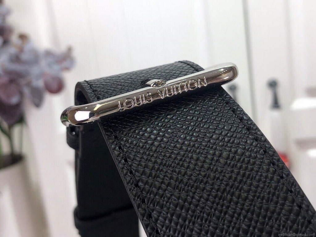 LV M30807 Louis Vuitton New Flap Messenger Black
