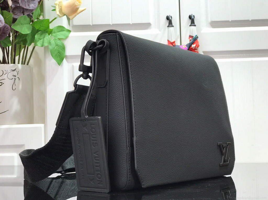 LV M57080 Louis Vuitton Messenger Bag Black