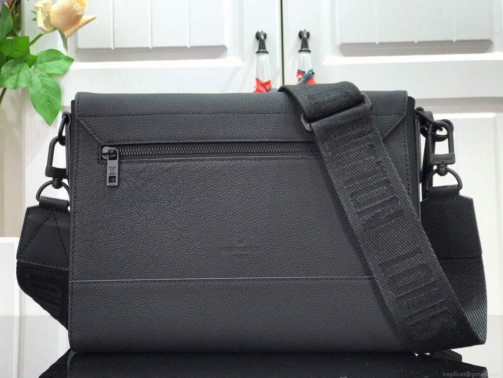 LV M57080 Louis Vuitton Messenger Bag Black