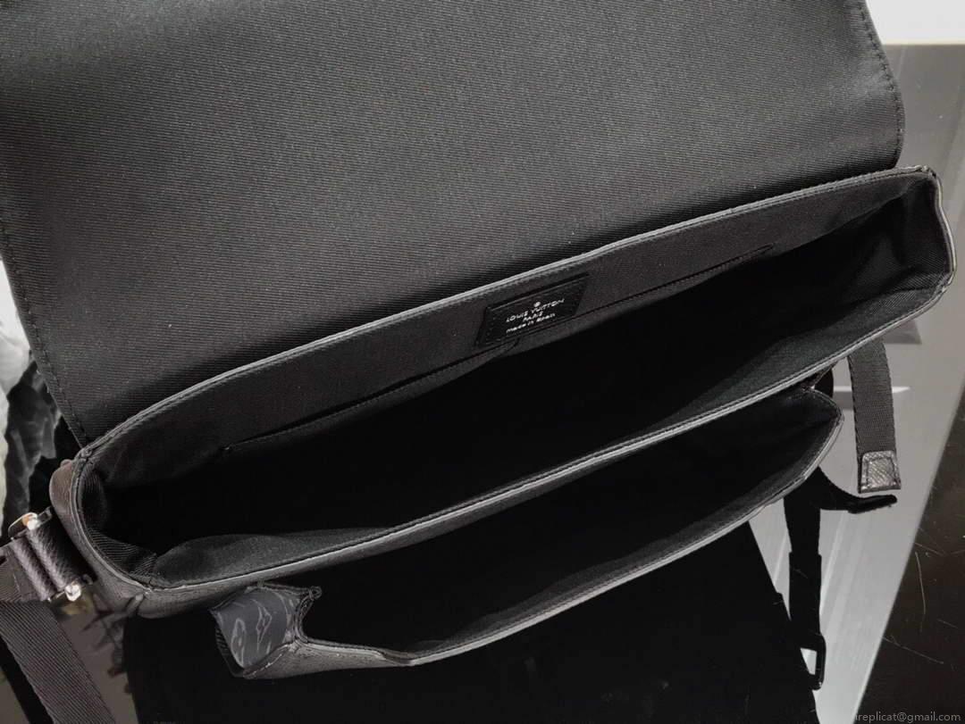 LV M30746 Louis Vuitton M30745 New Messenger Bag Black