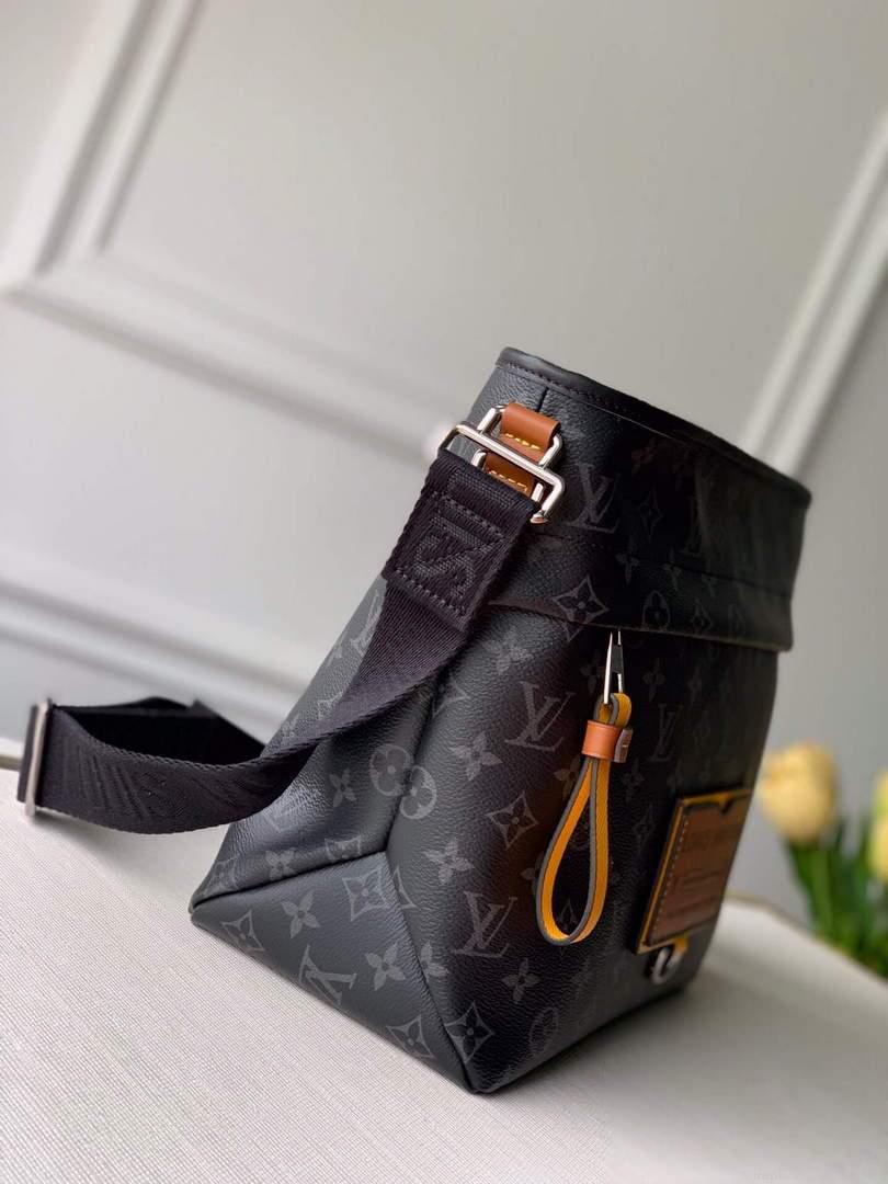 LV M45217 Louis Vuitton Gaston Labels Besace Zippee Medium Messenger Bag Black