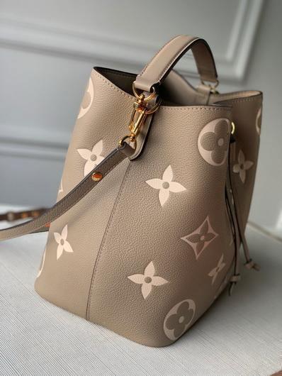 LV M45555 Louis Vuitton M45497 NÉONOÉ MM Shoulder Bag
