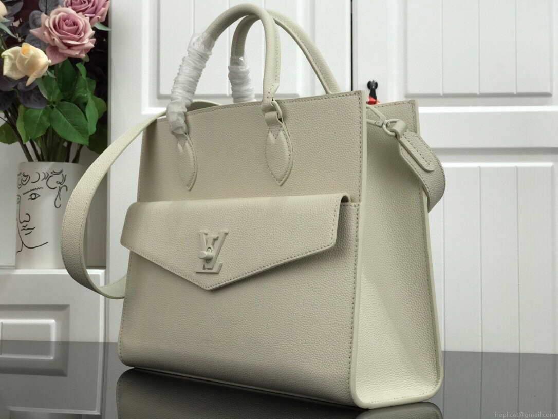 LV M55846 Louis Vuitton Lockme Tote MM Leathers M55818 Bag White