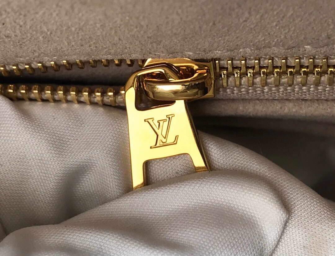 LV M55846 Louis Vuitton Lockme Tote MM Leathers M55818 Bag White