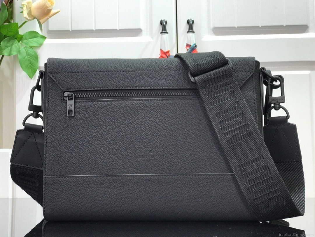 LV M57080 Louis Vuitton Messenger Bag Black Grained Calf Leather