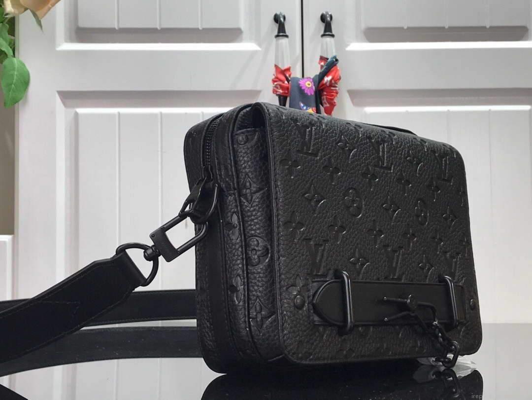 LV M57307 Louis Vuitton Steamer Messenger Bag Black