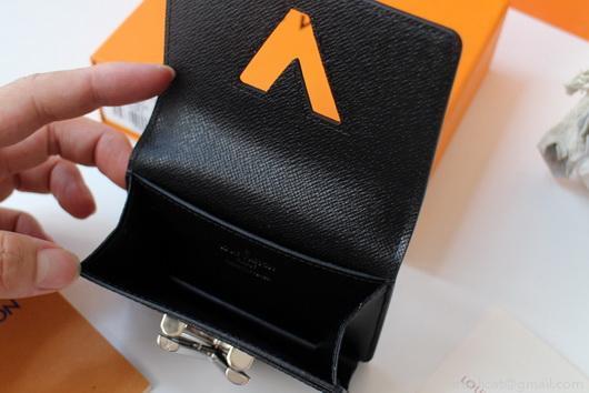 LV M68682 Louis Vuitton Twist Multicartes Wallet Epi Leather Black