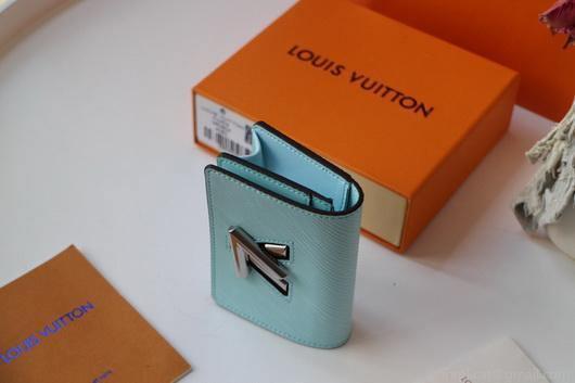 LV M68682 Louis Vuitton Twist Multicartes Wallet Epi Leather Light Blue