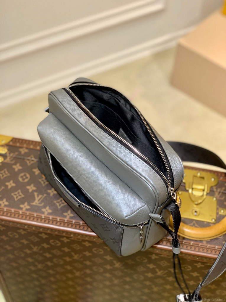 LV M30830 Louis Vuitton Outdoor Messenger Silver